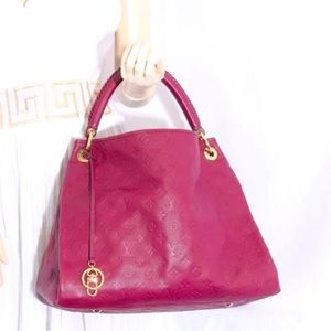 New red LV shoulder bag. Never used! Perfect condition. Received as gift.
